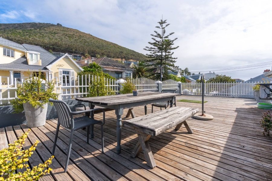 2 Bedroom Property for Sale in Green Point Western Cape